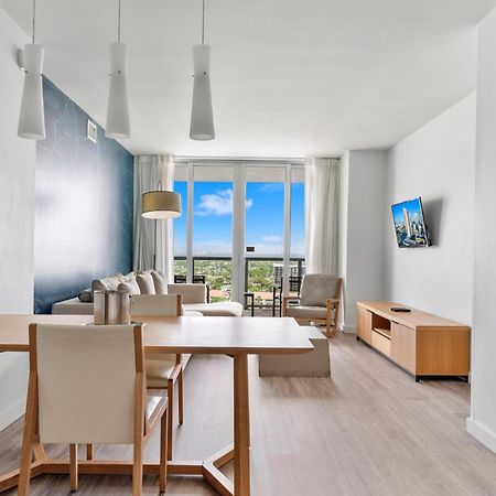 Modern One Bedroom Rental At Beach Walk Resort Miami 18Th Floor Plaja Hallandale Exterior foto