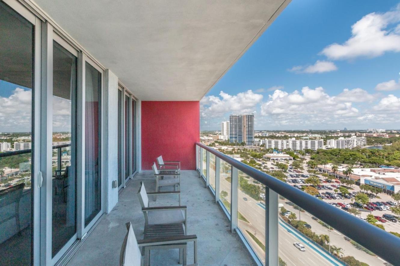 Modern One Bedroom Rental At Beach Walk Resort Miami 18Th Floor Plaja Hallandale Exterior foto