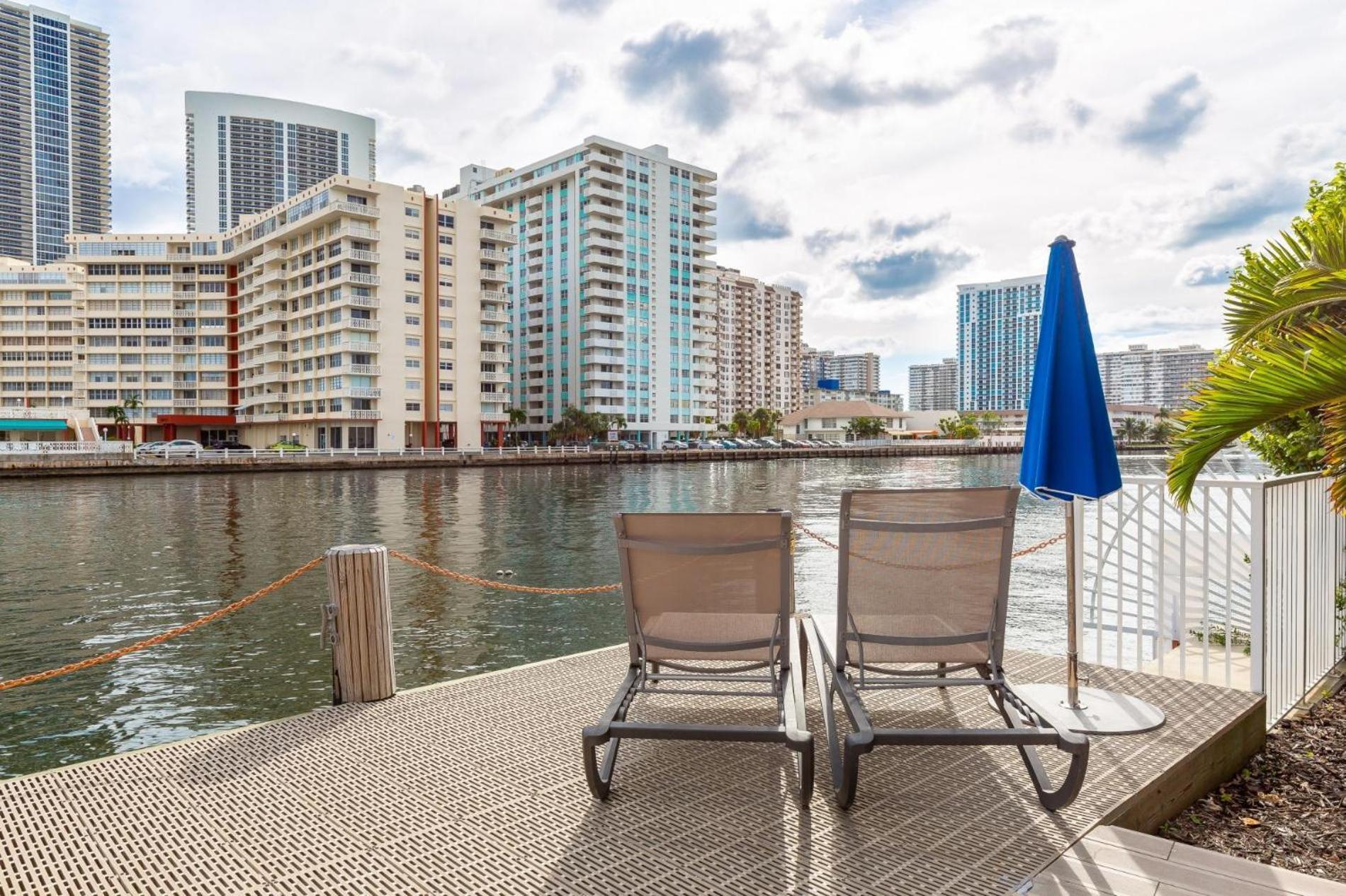 Modern One Bedroom Rental At Beach Walk Resort Miami 18Th Floor Plaja Hallandale Exterior foto